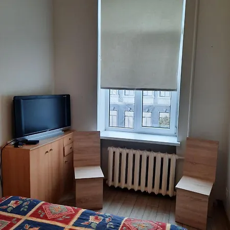 Spacy In Center Apartment